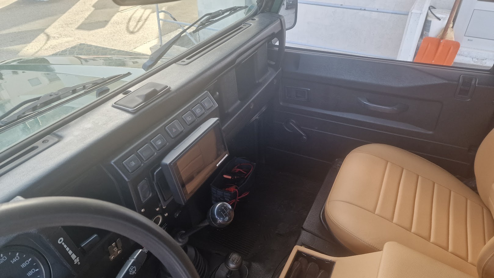 Land Rover Defender 90 C TD5 – Bild 8